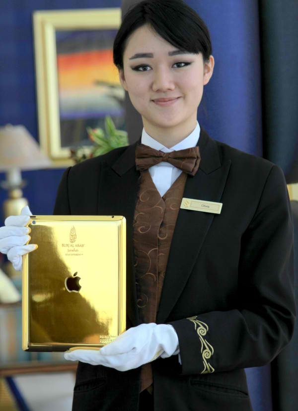 Dubai Hotel Offers Gold iPads For Their Customers